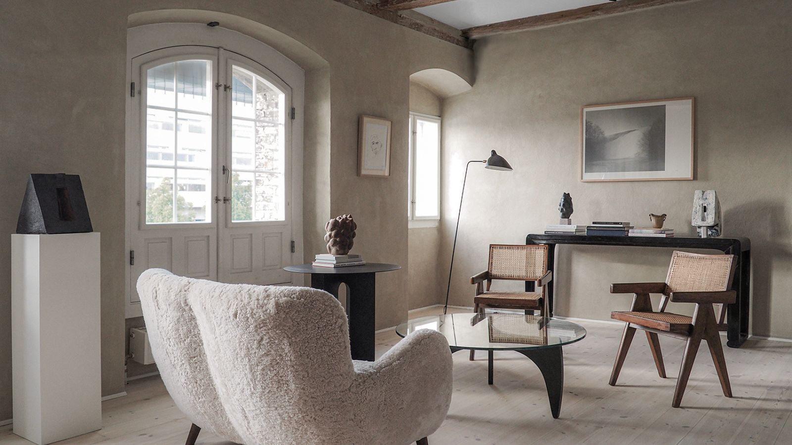 Minimalist living space?>